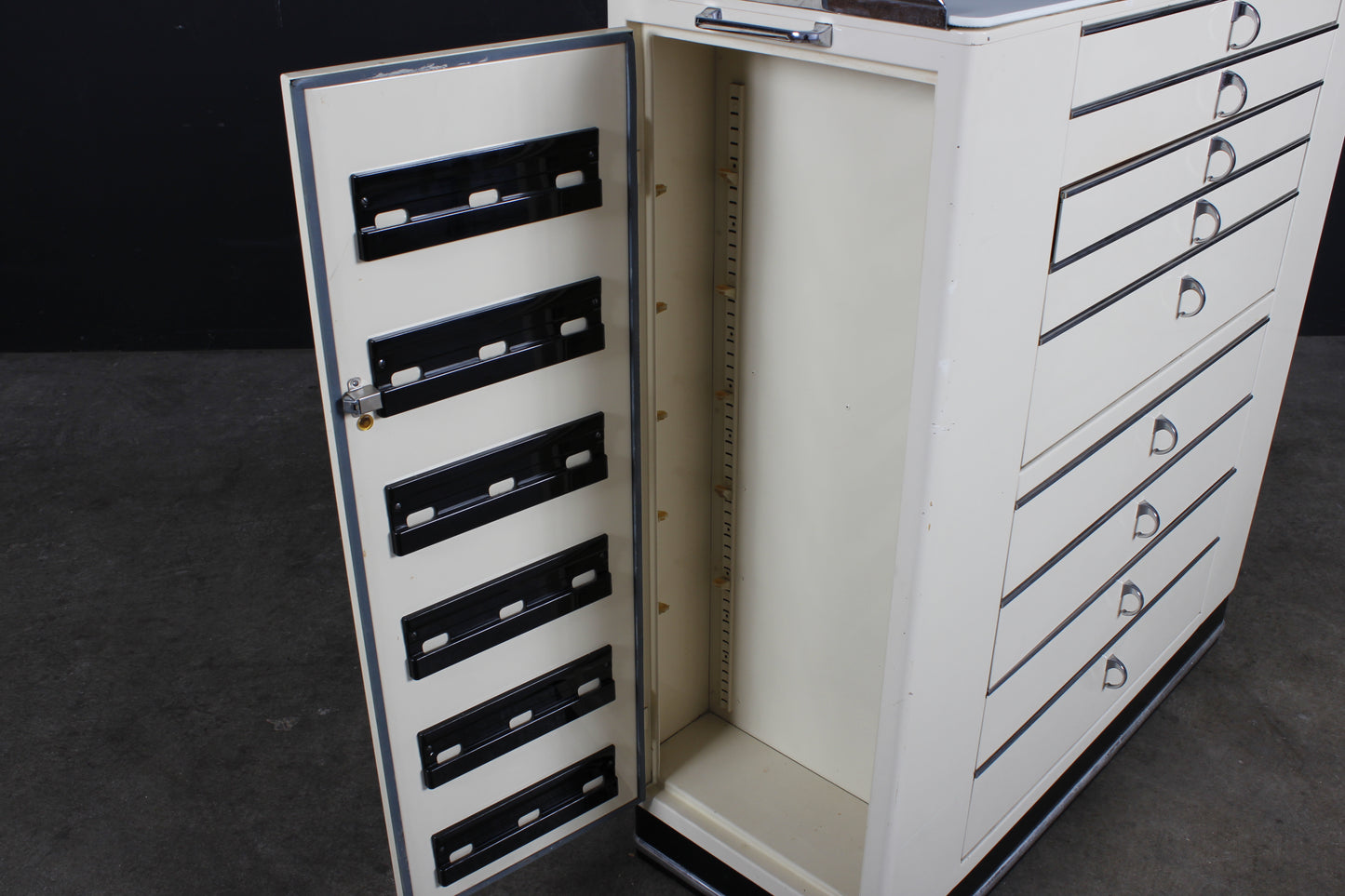 Vintage Schrank Baisch Bauhaus Industrial Design