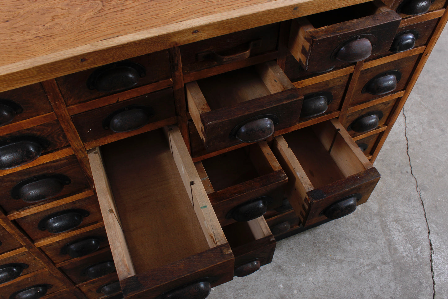 Apothekerschrank industrial