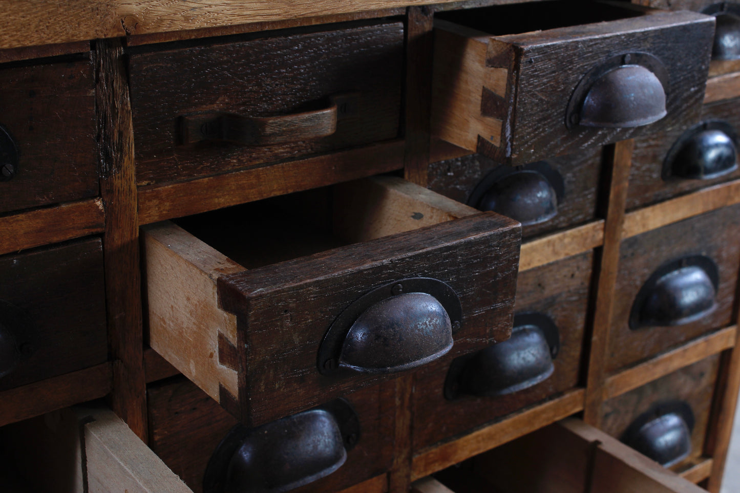 Apothekerschrank industrial