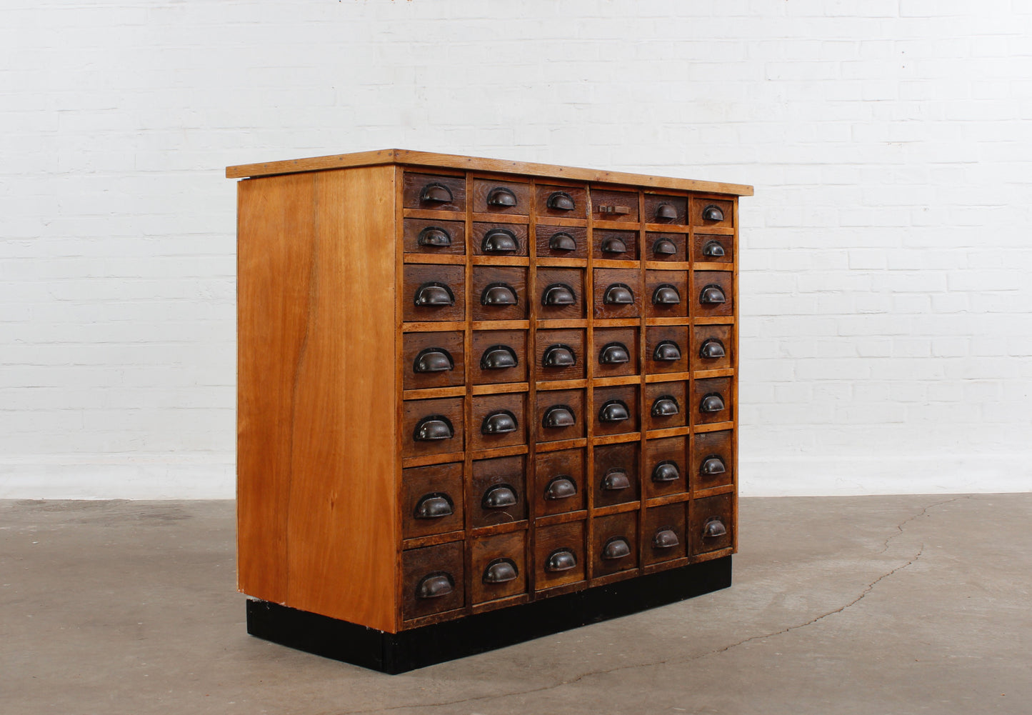 Apothekerschrank industrial