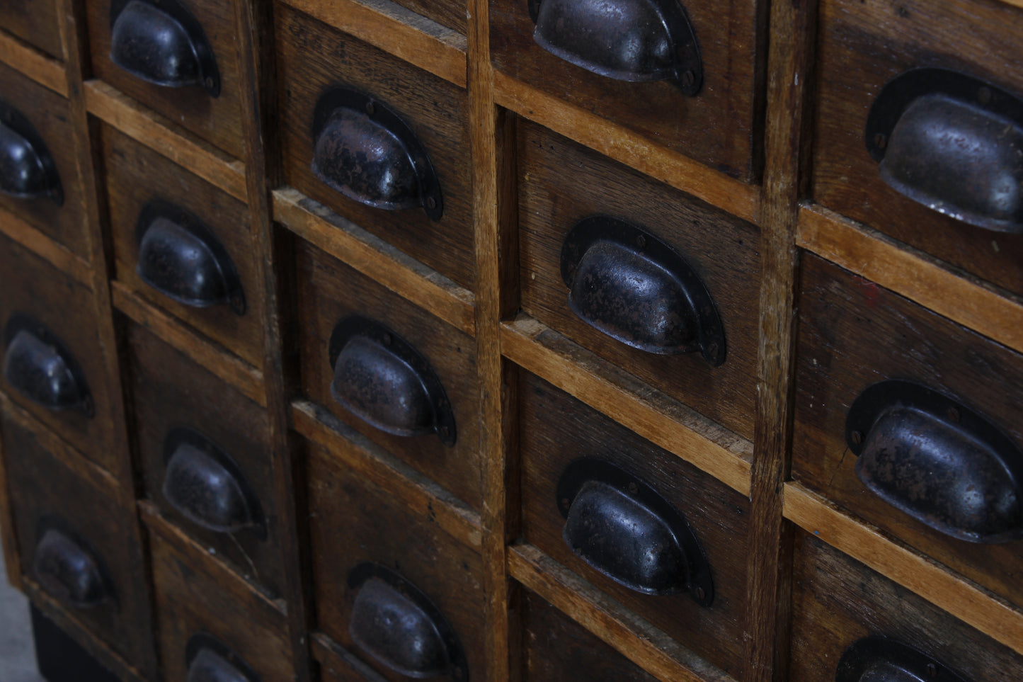 Apothekerschrank industrial