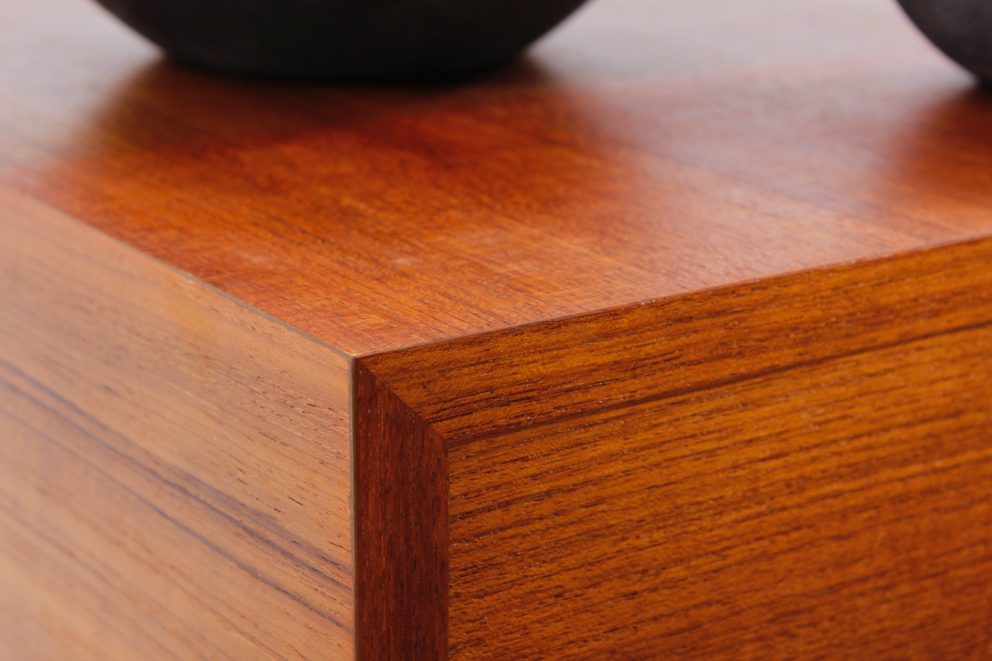 Schubladenschrank aus Teakholz