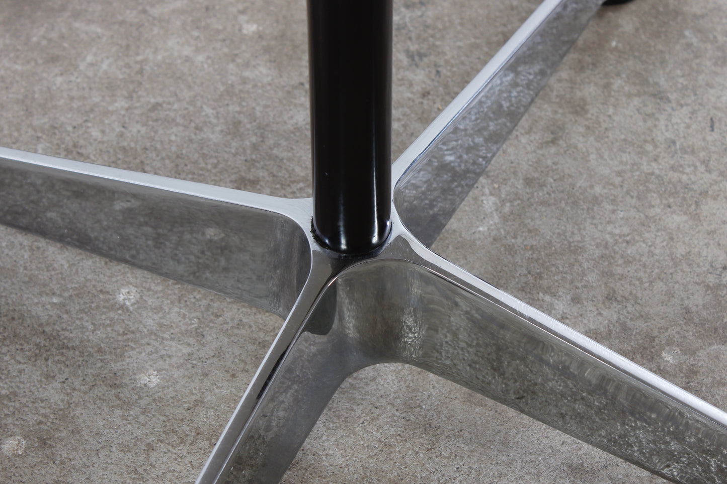 Sidetable von Charles & Ray Eames für Vitra