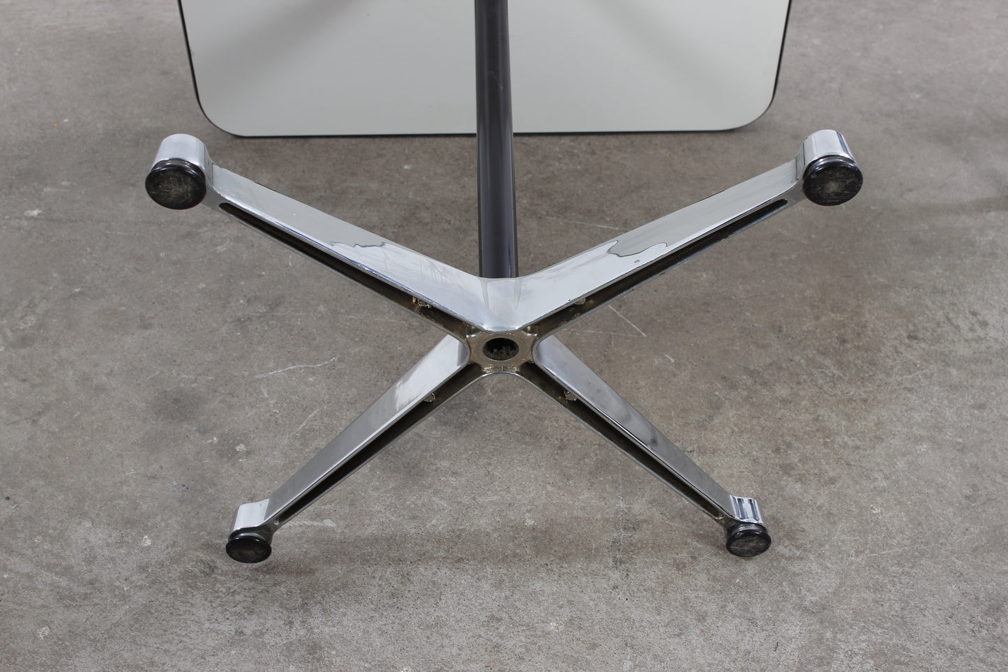 Sidetable von Charles & Ray Eames für Vitra