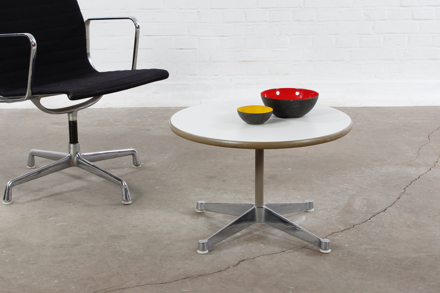 Runder Coffeetable von Charles & Ray Eames