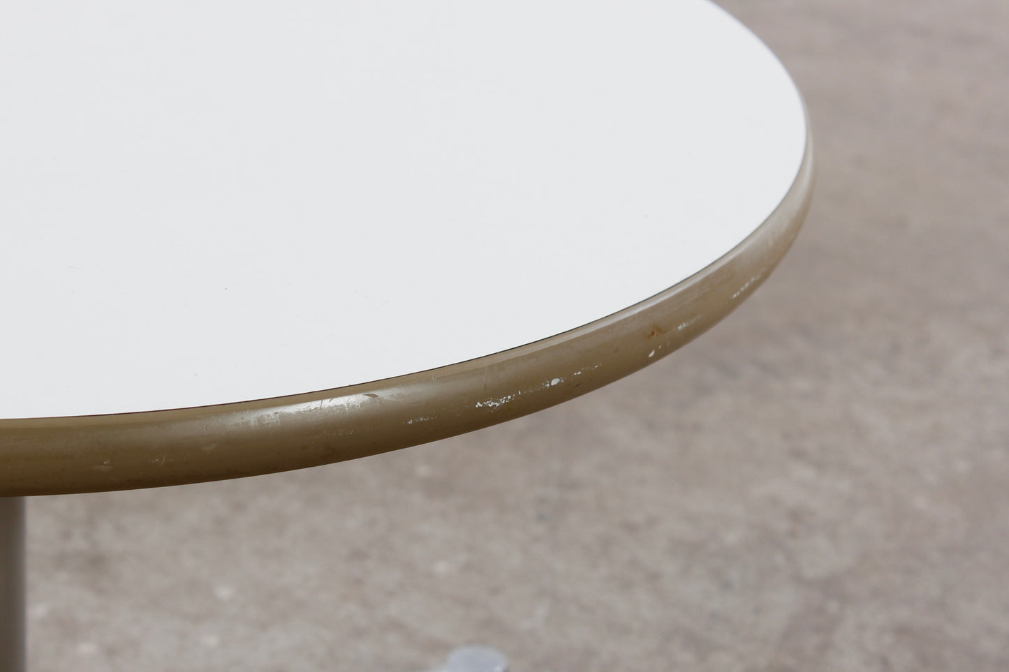 Runder Coffeetable von Charles & Ray Eames