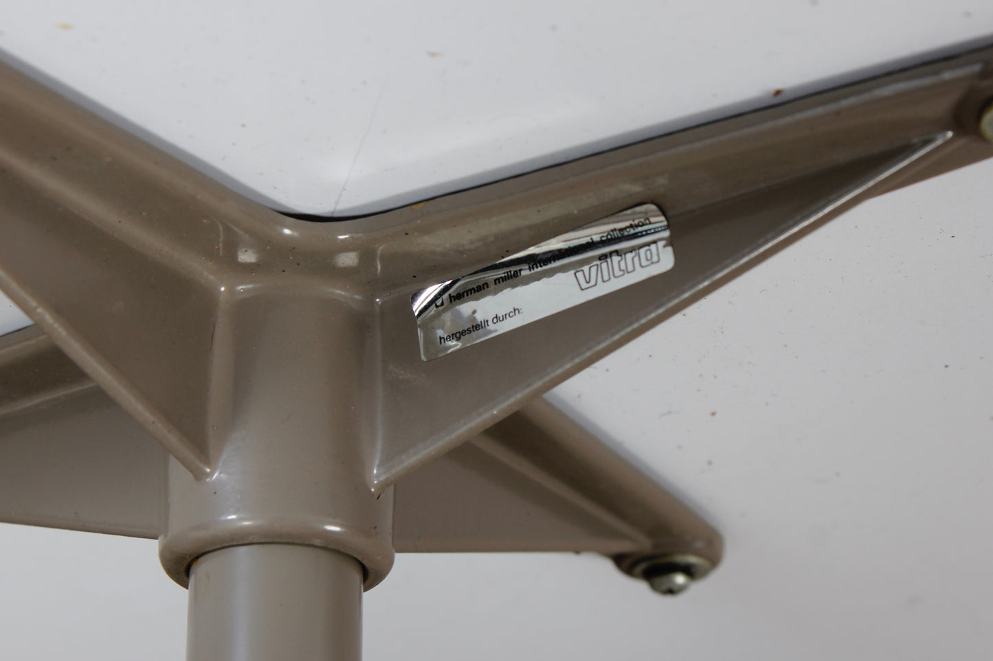 Runder Coffeetable von Charles & Ray Eames