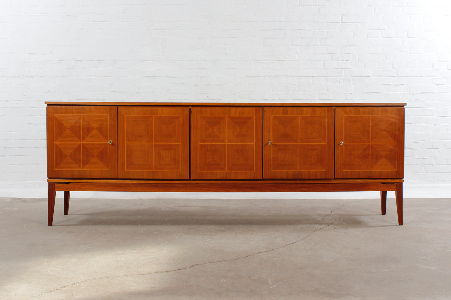 Große vintage Nussbaum Sideboard
