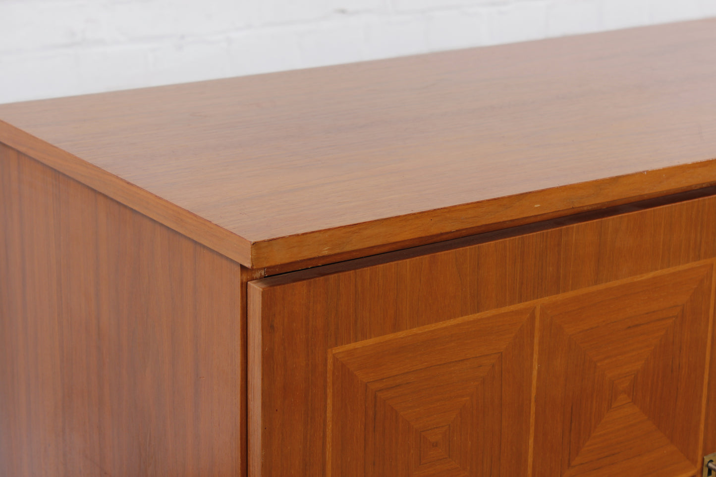 Große vintage Nussbaum Sideboard