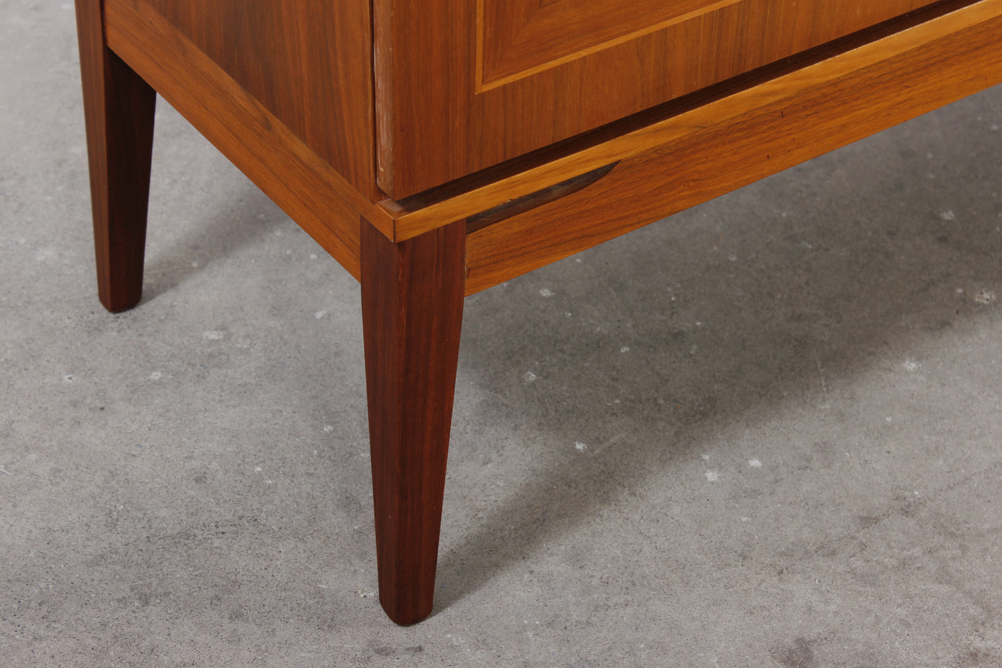 Große vintage Nussbaum Sideboard