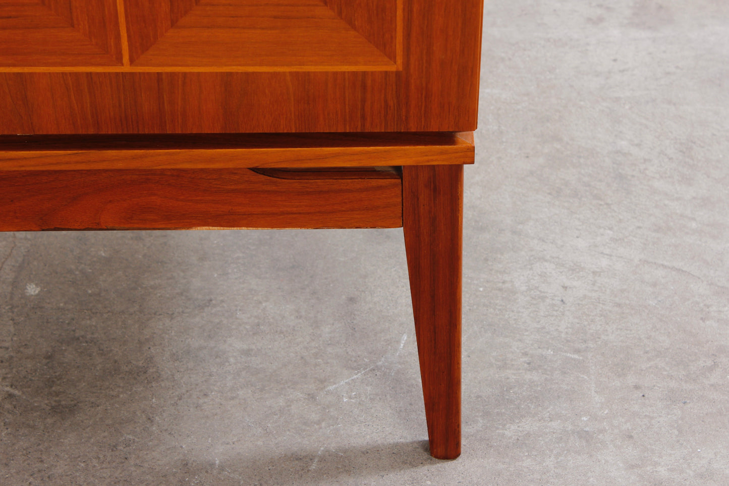 Große vintage Nussbaum Sideboard