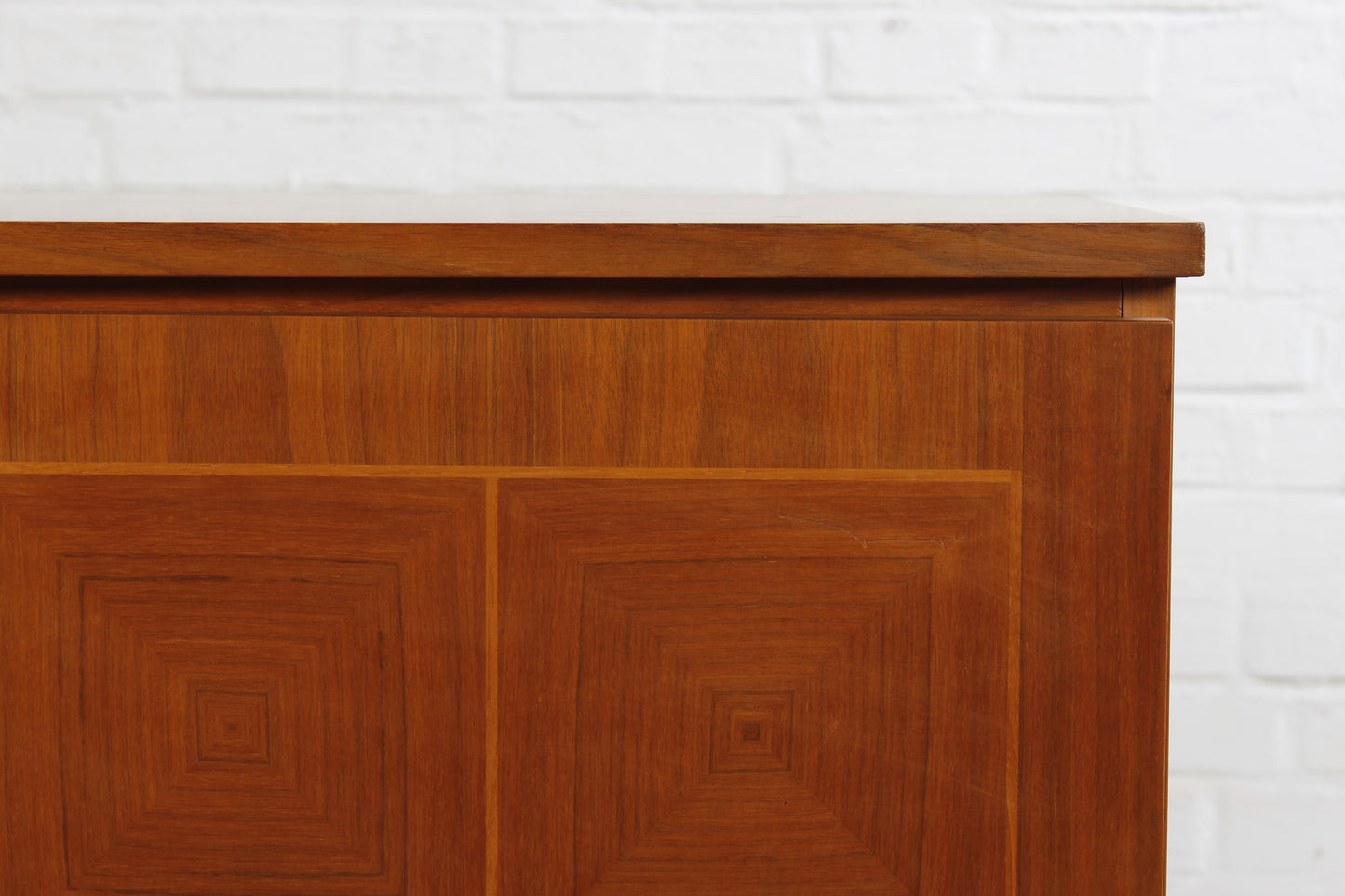 Große vintage Nussbaum Sideboard