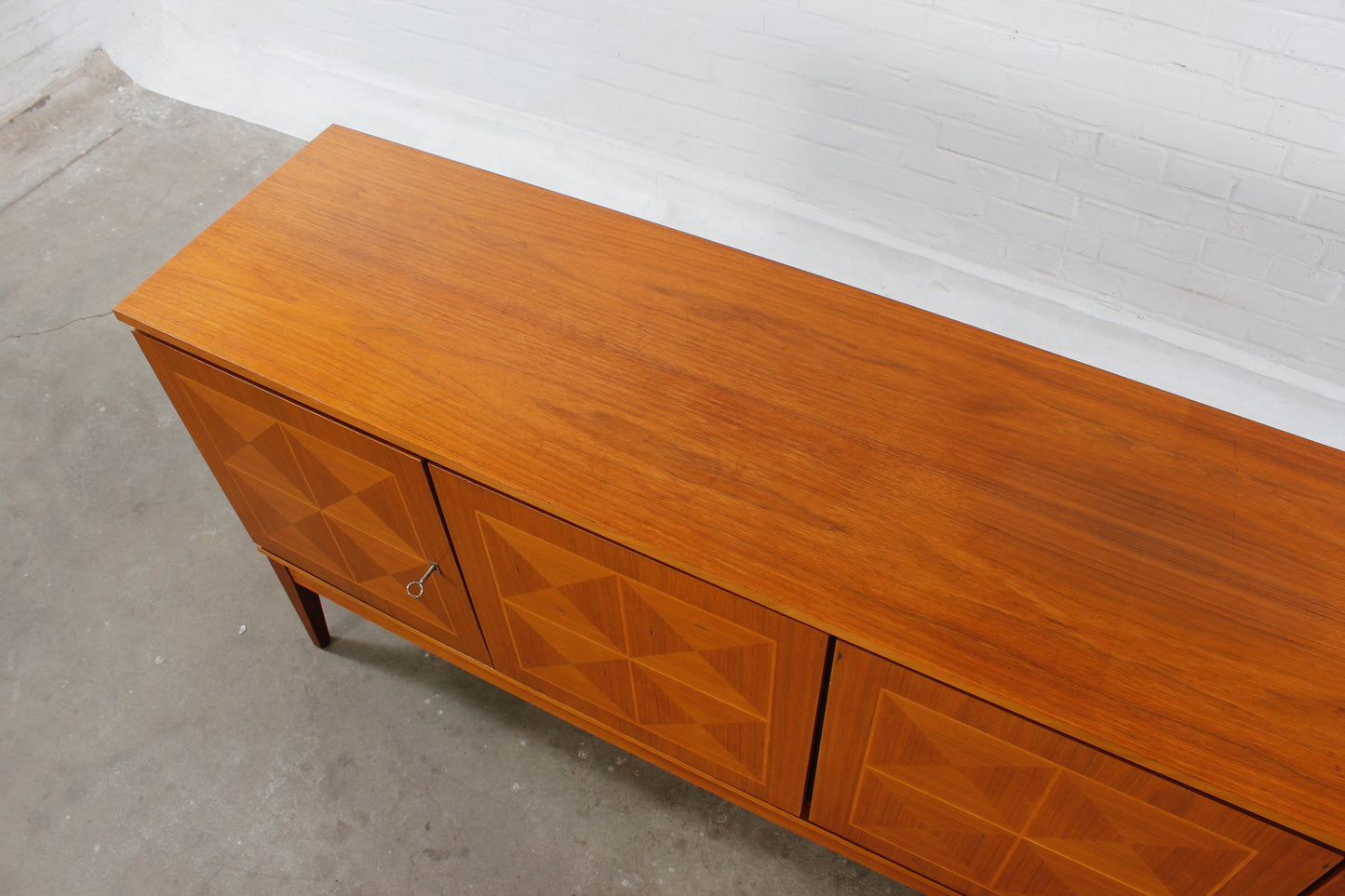 Große vintage Nussbaum Sideboard