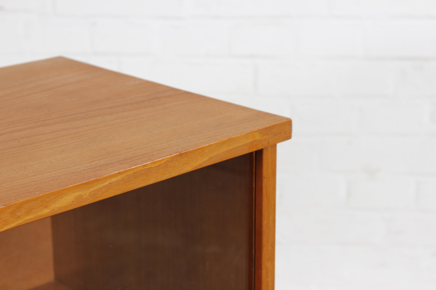 XXL Vintage Nussbaum Vitrine 60er 70er Jahre Kommode