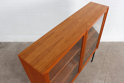 XXL Vintage Nussbaum Vitrine 60er 70er Jahre Kommode