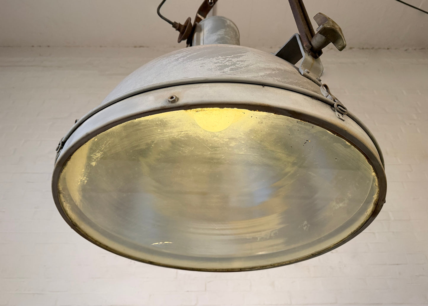 Alte industrielle Fabrikleuchte XXL