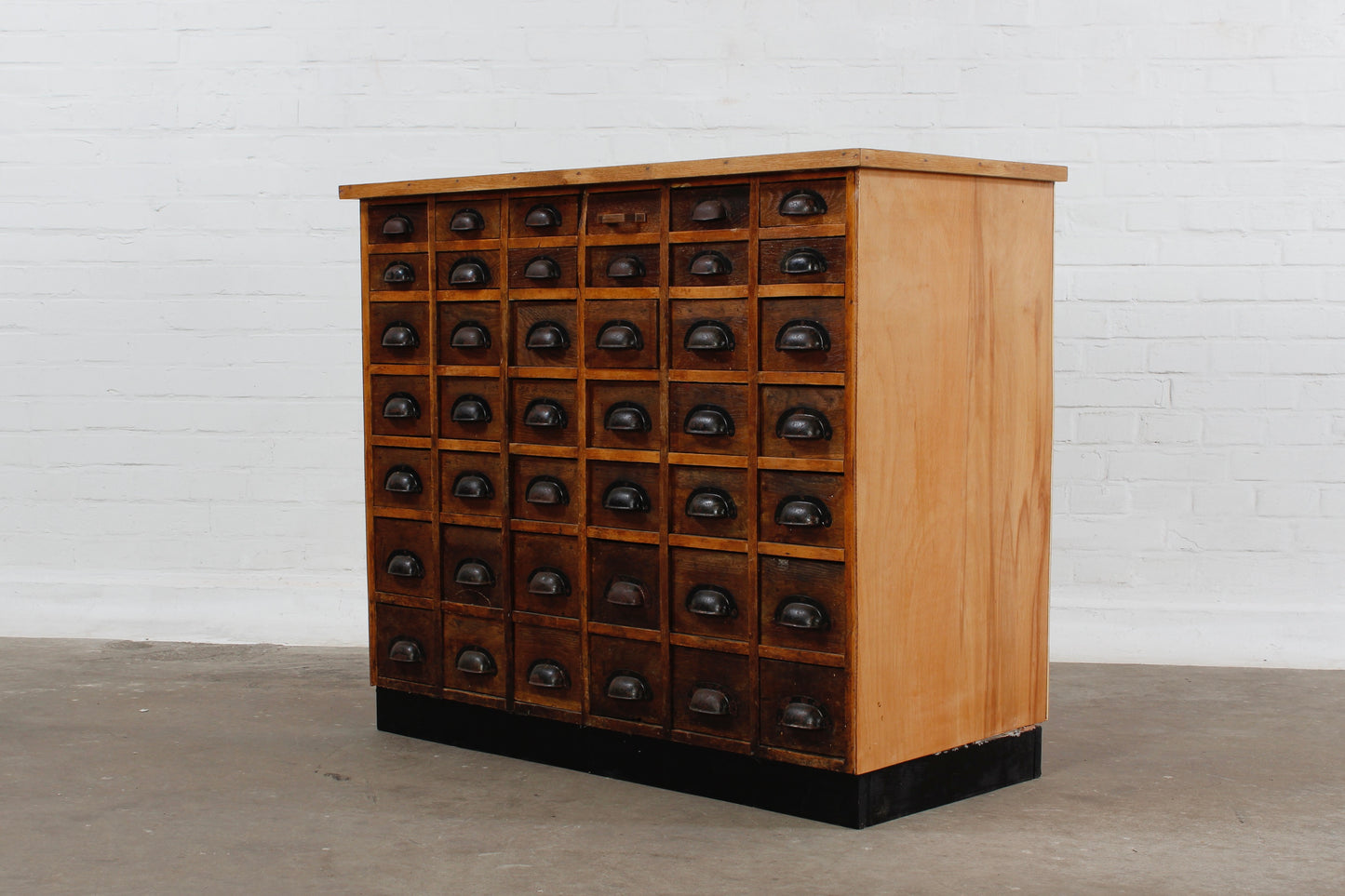 Apothekerschrank industrial