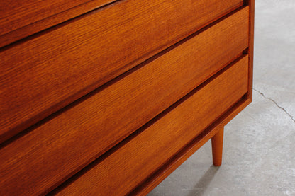 Schubladenschrank aus Teakholz