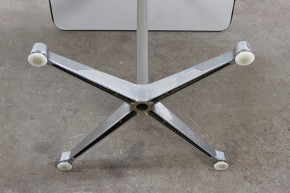 Sidetable von Charles & Ray Eames für Vitra
