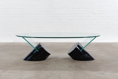 Skulpturaler Cofee table mit Marmorfüßen