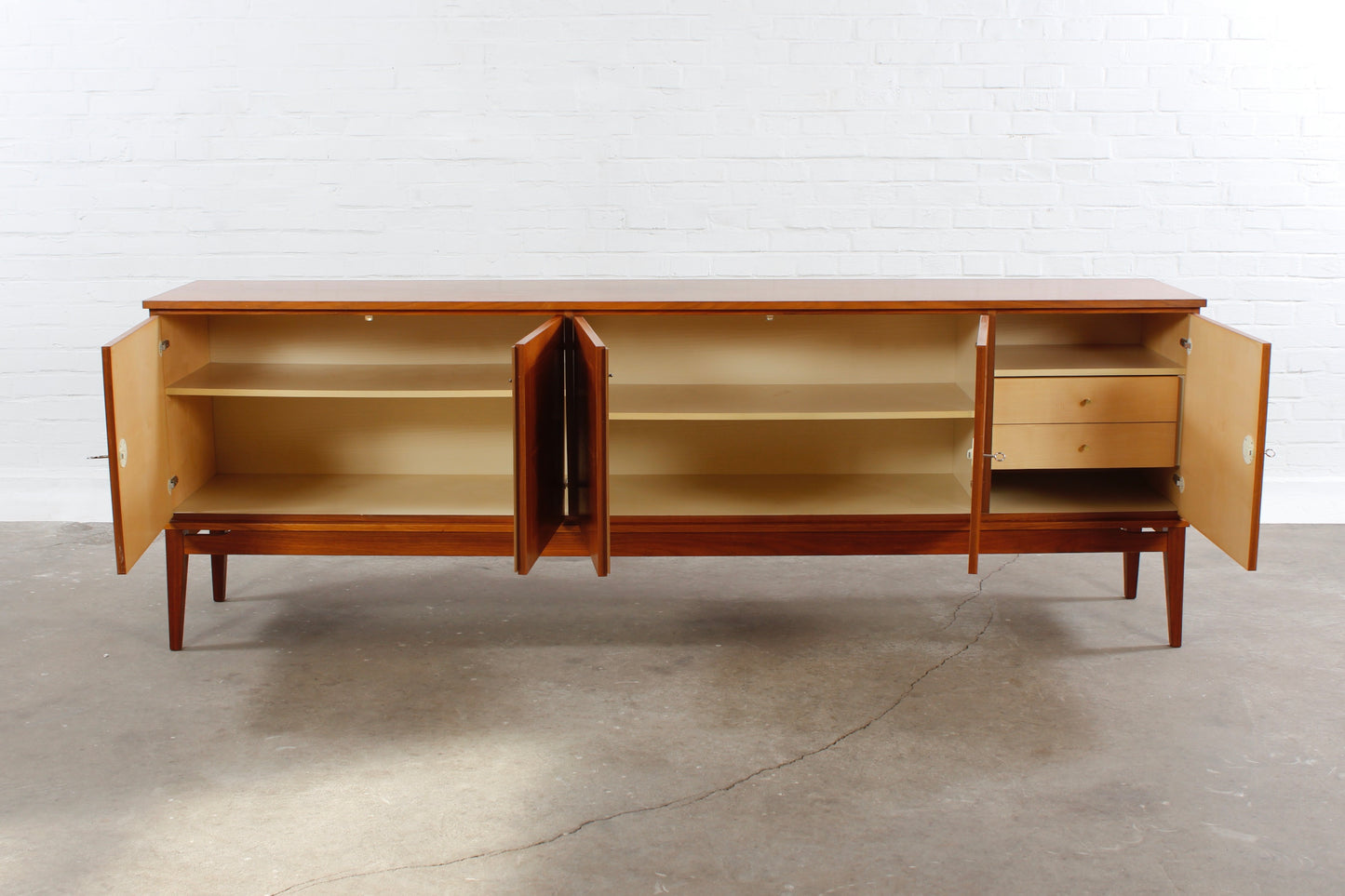 Große vintage Nussbaum Sideboard