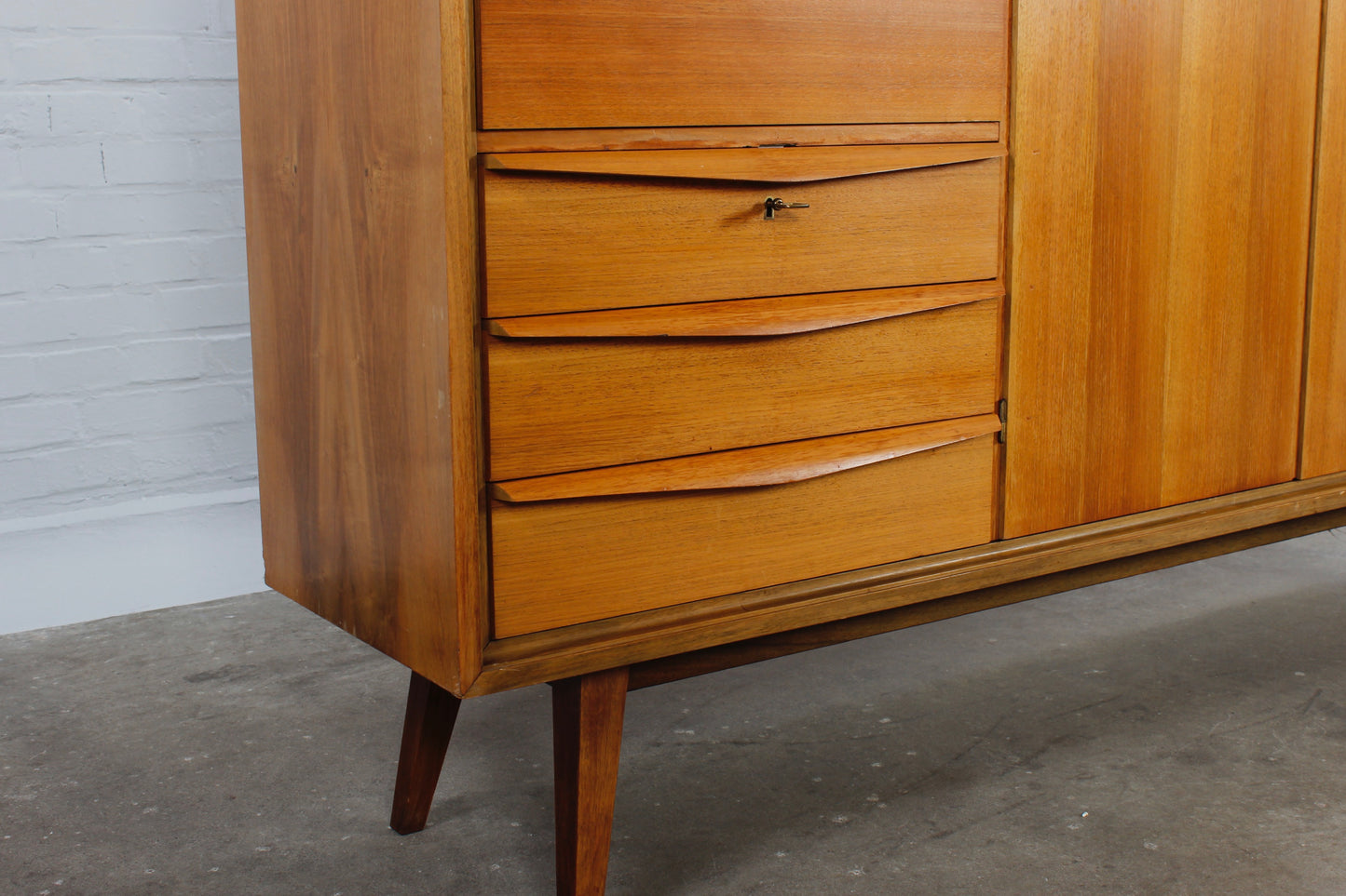 Vintage Nussbaum Highboard