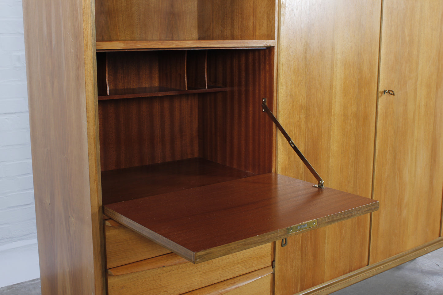 Vintage Nussbaum Highboard