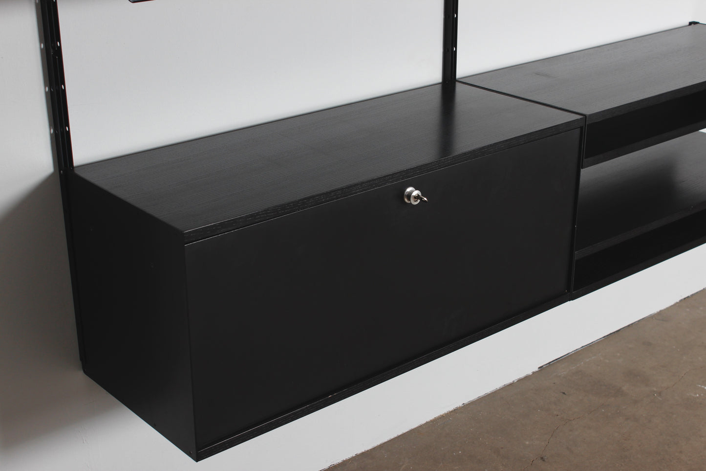 schwarzes Regal von Dieter Rams für Vitsoe