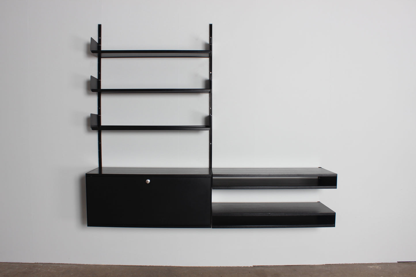 schwarzes Regal von Dieter Rams für Vitsoe