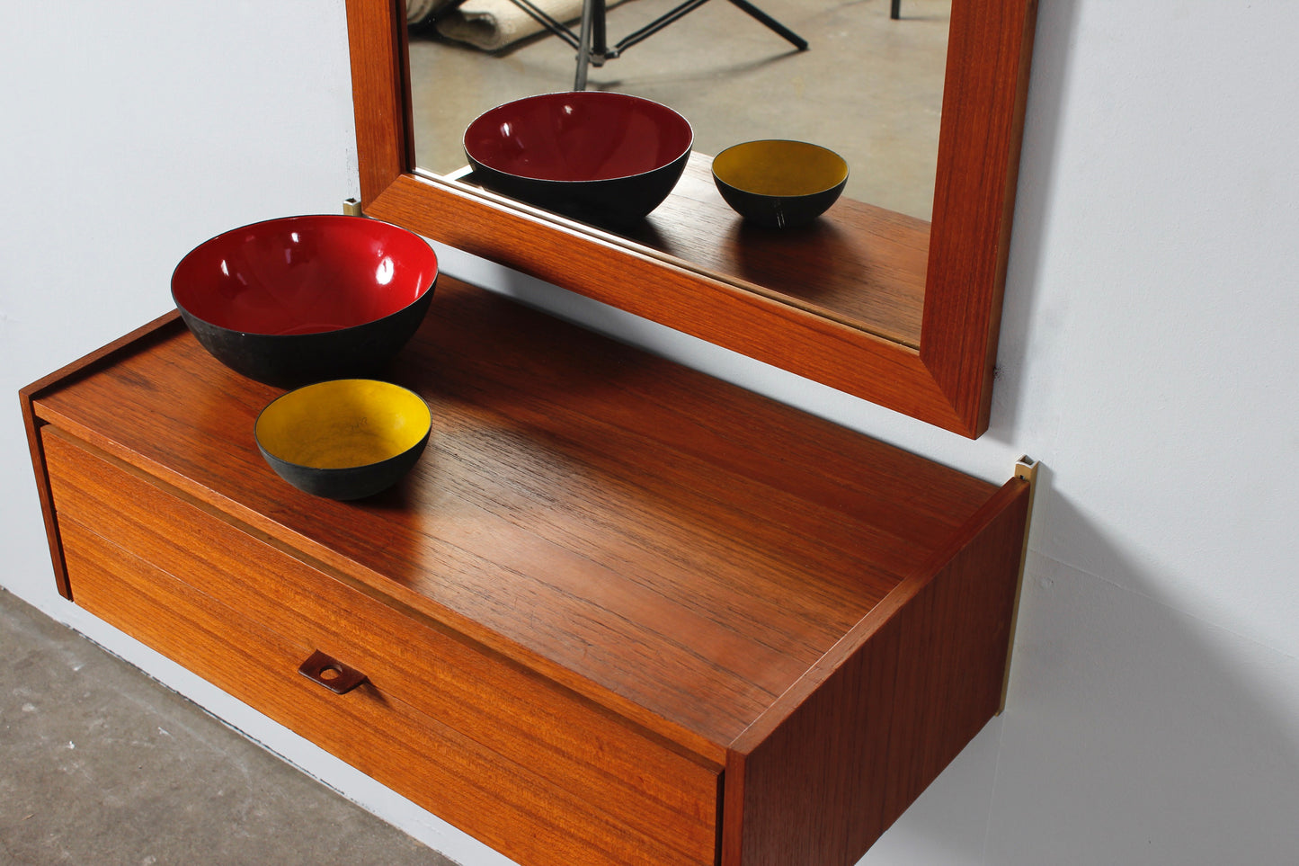 Teakholz Wandkonsole von WKS mit Wandspiegel