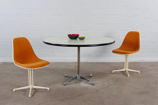 Esstisch von Charles und Ray Eames für Vitra