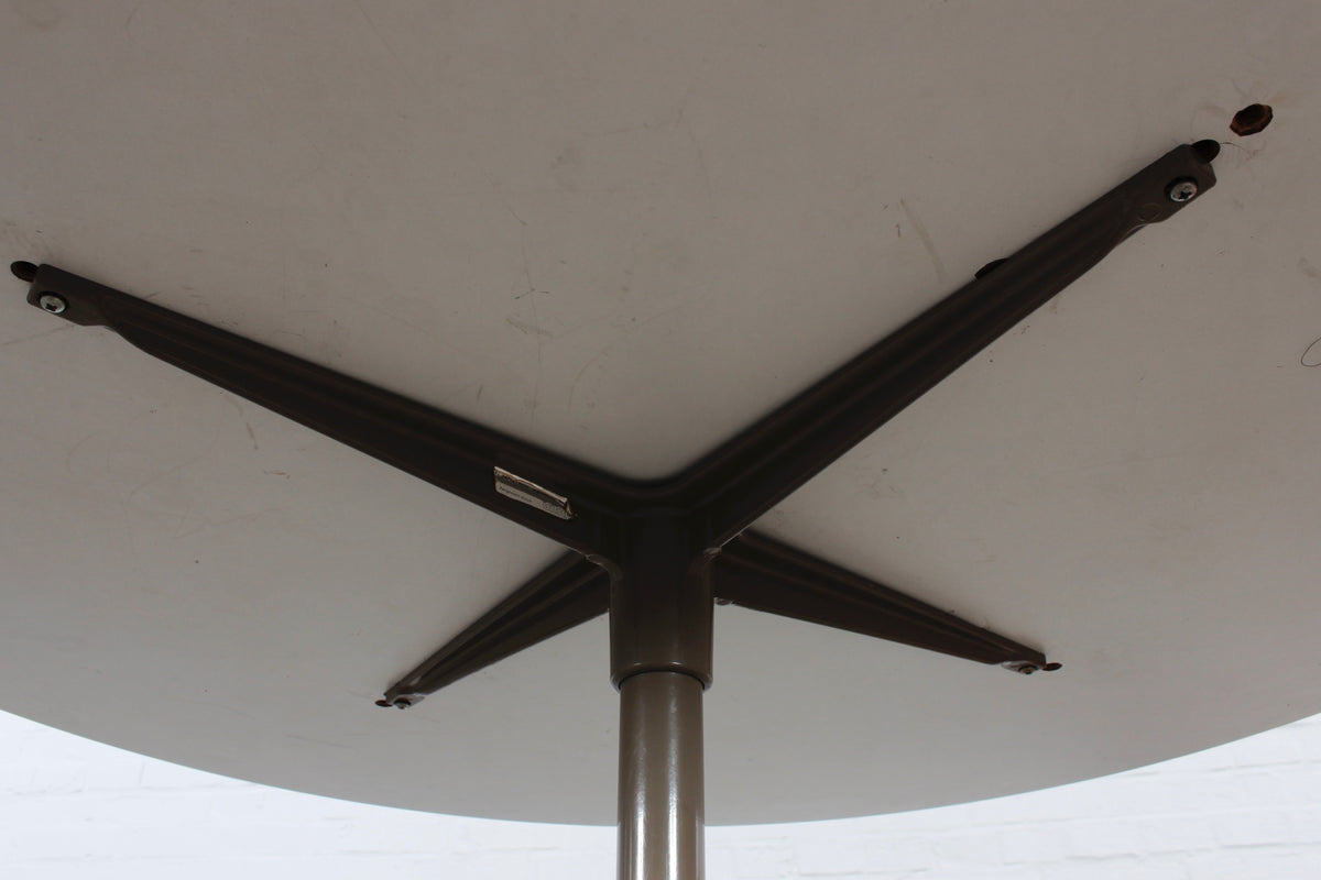 Esstisch von Charles und Ray Eames für Vitra