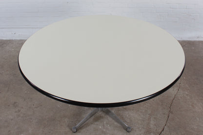 Esstisch von Charles und Ray Eames für Vitra