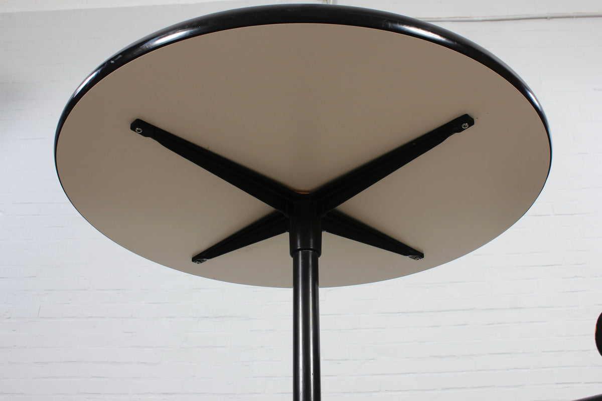 Contract Esstisch von Charles und Ray Eames für Vitra (schwarz)