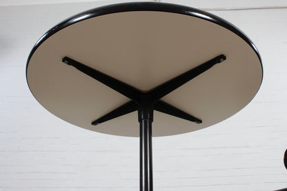 Contract Esstisch von Charles und Ray Eames für Vitra (schwarz)