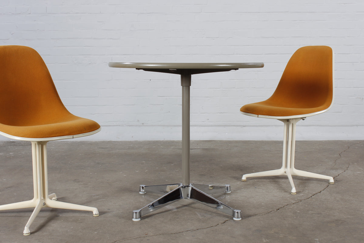 Contract Esstisch von Charles und Ray Eames für Vitra