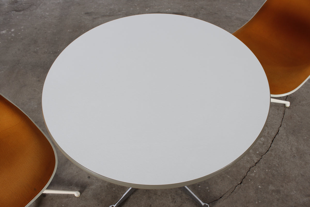 Contract Esstisch von Charles und Ray Eames für Vitra