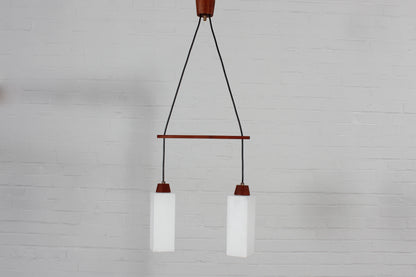 Zweiflammige opalglas und Teakholz Pendelleuchte