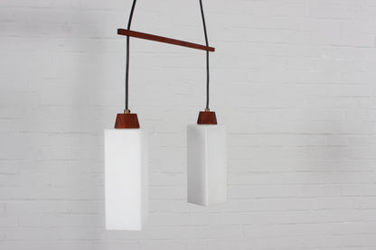 Zweiflammige opalglas und Teakholz Pendelleuchte