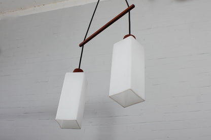 Zweiflammige opalglas und Teakholz Pendelleuchte