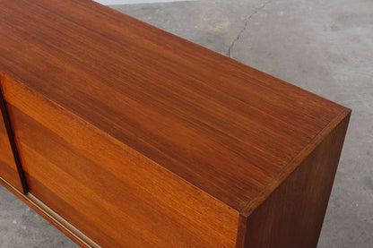 Minimalistisches Teakholz Sideboard