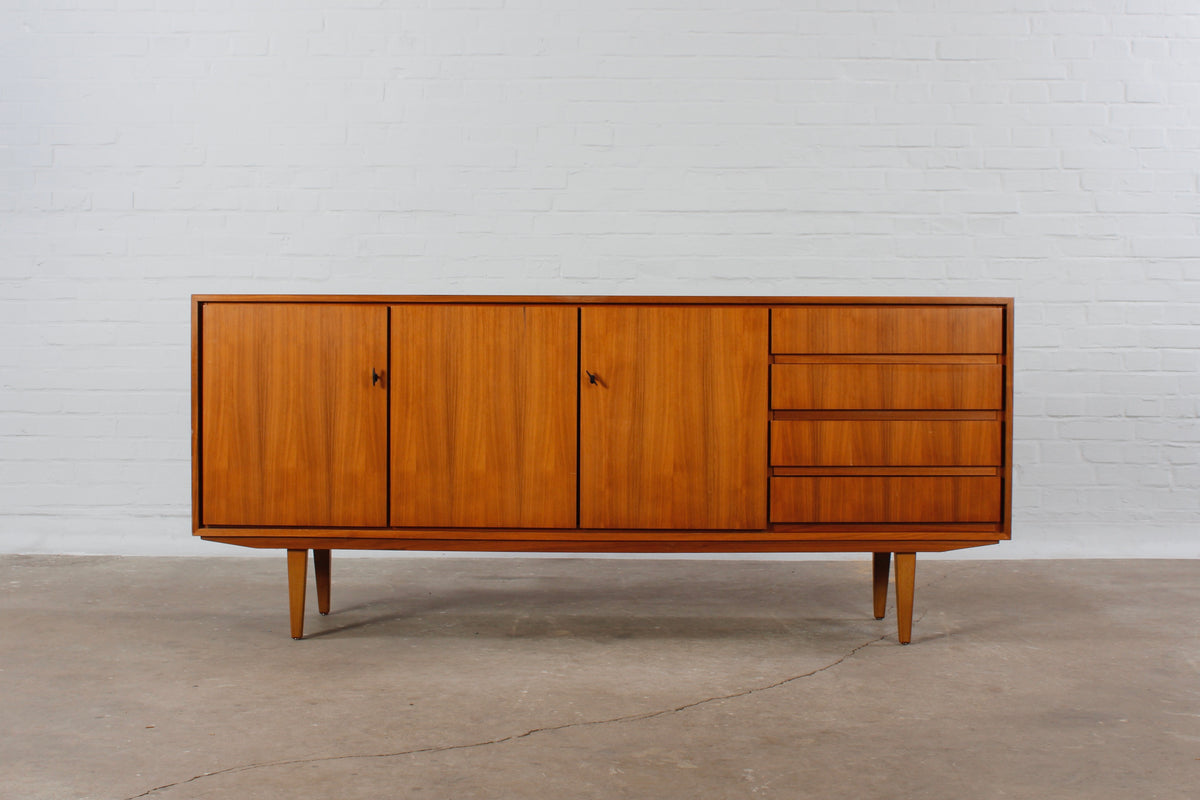 Skandinavisches Nussbaum Sideboard