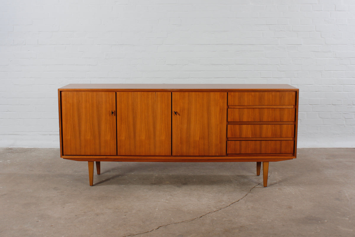 Skandinavisches Nussbaum Sideboard