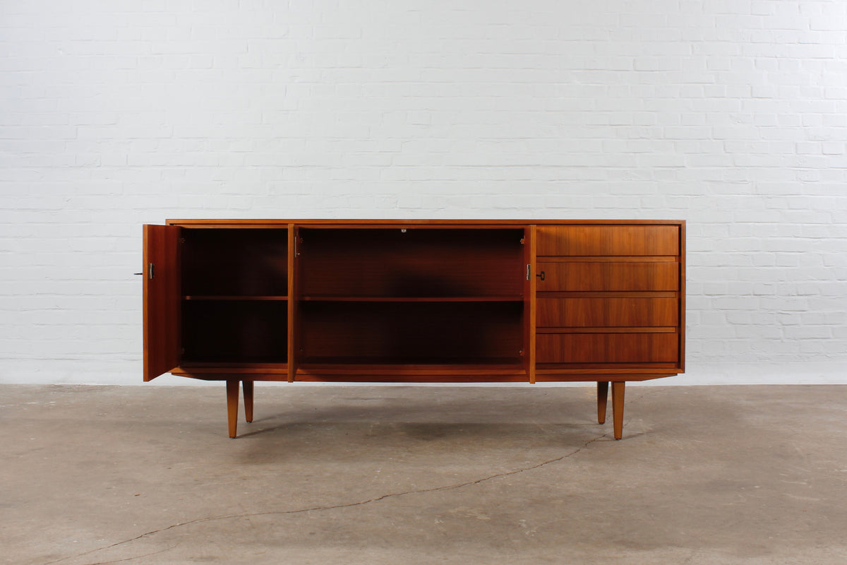Skandinavisches Nussbaum Sideboard