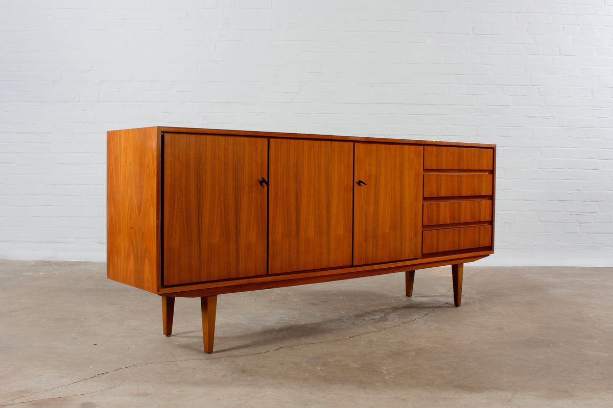 Skandinavisches Nussbaum Sideboard