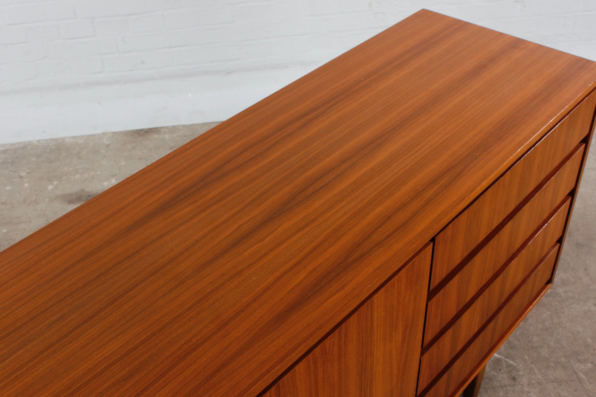 Skandinavisches Nussbaum Sideboard