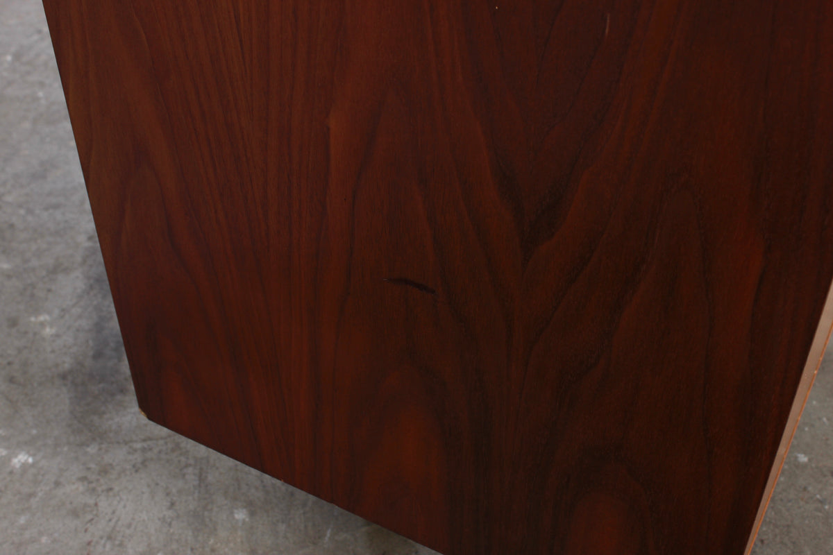 Skandinavisches Nussbaum Sideboard